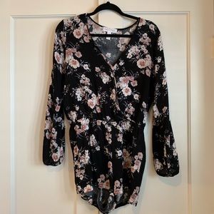 🔥SALE🔥 Tilly’s Long Sleeve Floral Romper